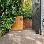 Private Newly Renovated Studio W Private Parking!