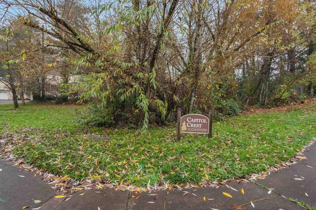 Apartment Private Newly Renovated W Private Parking! *