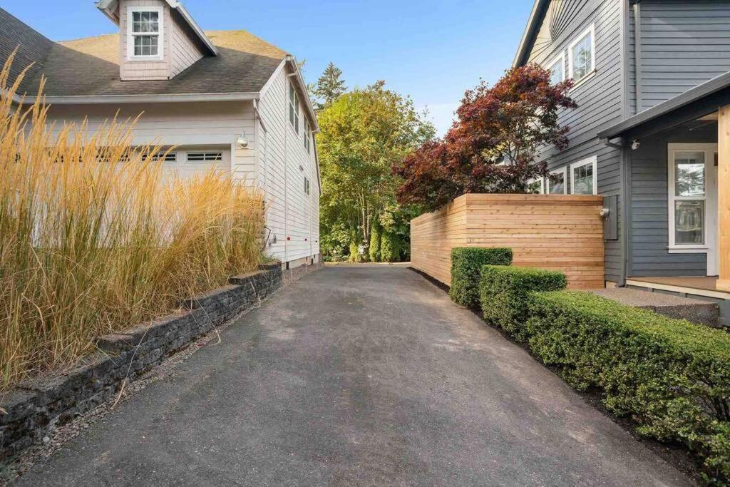 Apartment Private Newly Renovated W Private Parking! Portland